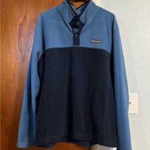 Columbia Blue and Black Fleece Pullover